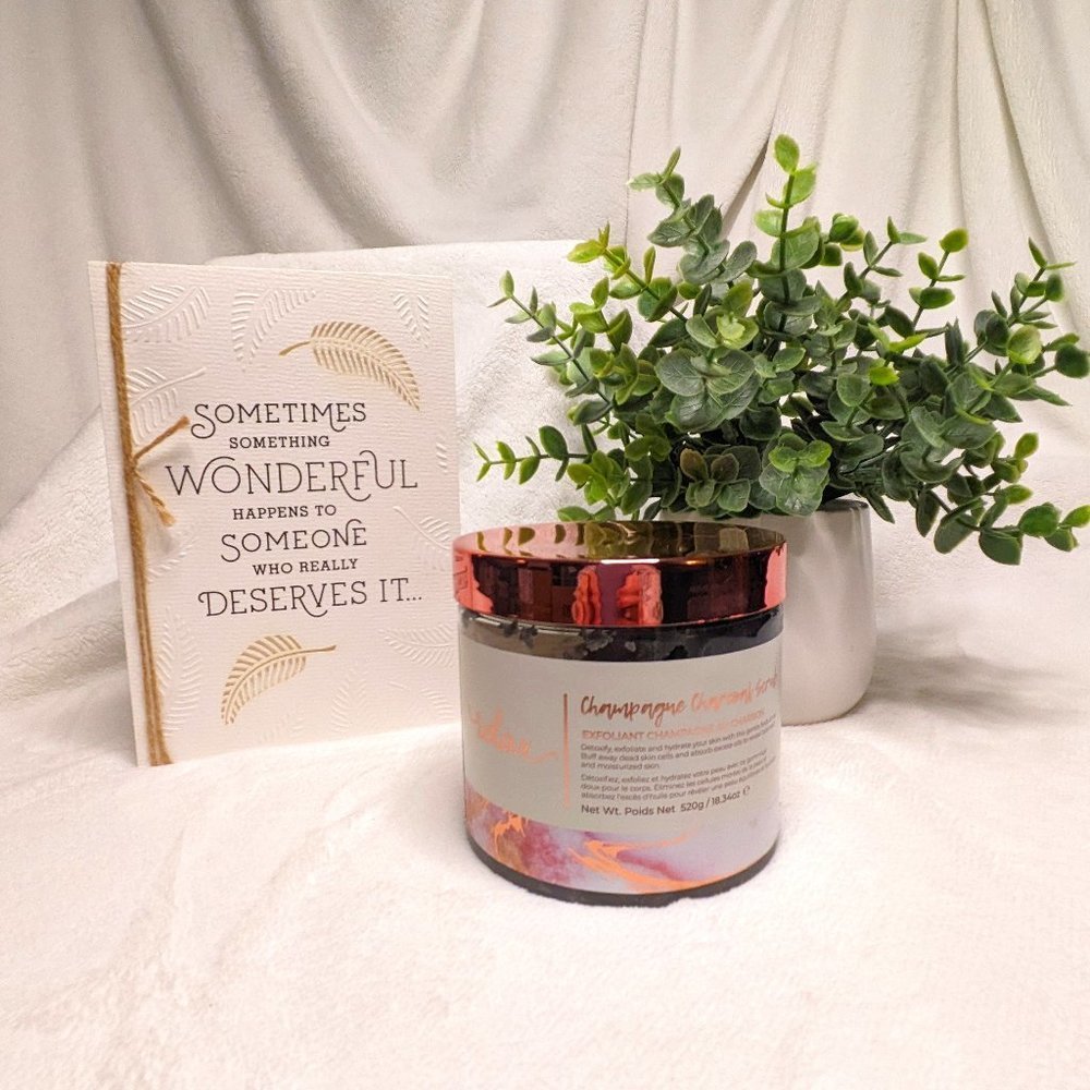 🌸  NEW Manna Kadar Champagne Charcoal Scrub 🌸